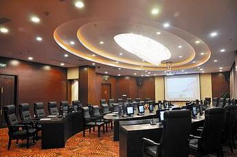 多媒體會議室隔音板的選擇及隔音處理