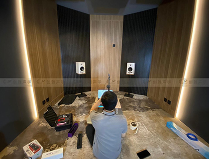 試音室中槽木吸音板的魅力