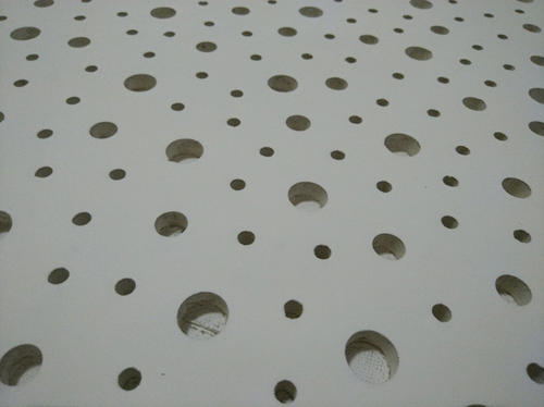 學校多功能廳鋁材穿孔吸聲體